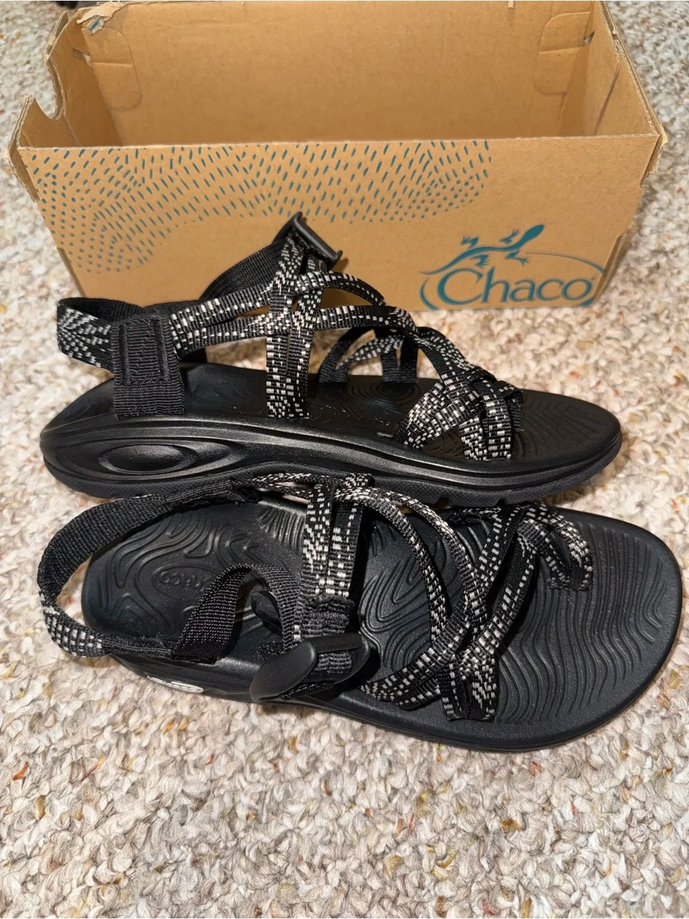NWT Chacos Womens Size 6 Chacos